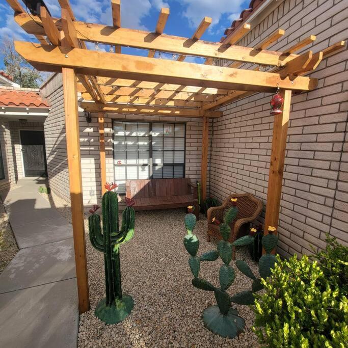 The Ritz Spa Sanctuary Hot Tub/Patio/Fam/Pet Las Cruces Exterior photo