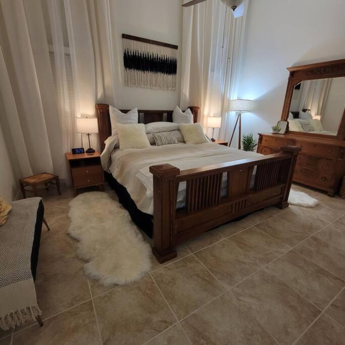 The Ritz Spa Sanctuary Hot Tub/Patio/Fam/Pet Las Cruces Exterior photo